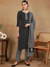 Women Black Rayon Blend Printed Straight Kurta Pant Set-VKSKD2151A